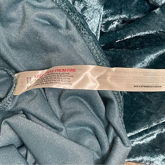 Teal Crushed Velvet V-Neck Bodysuit - Picture 10 of 10